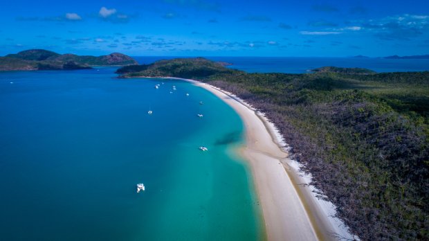 Take advantage of all whitehaven beach has to offer on this tour from airlie beach. Brilliant Company Luxury Yachts Whitsundays Bareboating And Crewed Luxury Charters